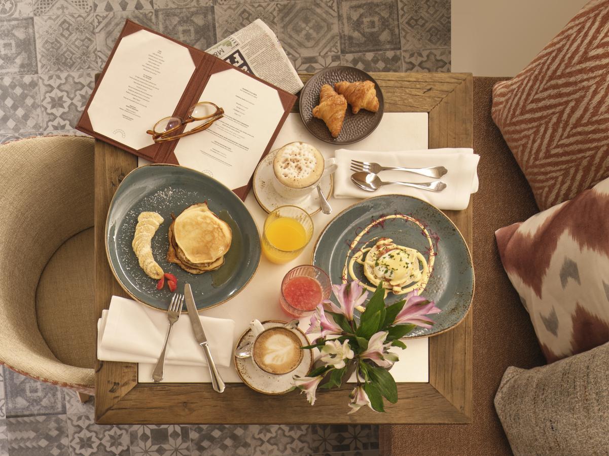 Hotel Antigua Palma - Casa Noble Dış mekan fotoğraf Room service at the Four Seasons Hotel, Washington, D.C.