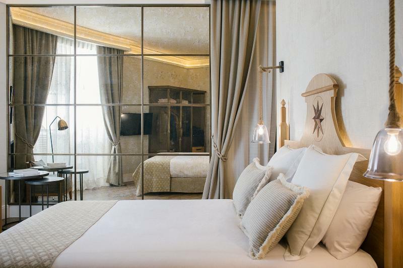 Hotel Antigua Palma - Casa Noble Dış mekan fotoğraf A suite at the Mandarin Oriental, Paris